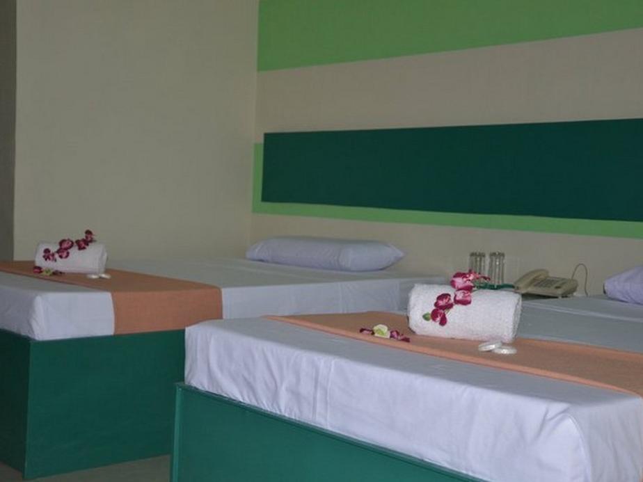 Middle Town Inn Баколод Экстерьер фото